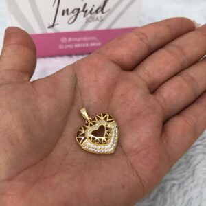 Pingente Semijoia Coração Com Detalhes Cravejados