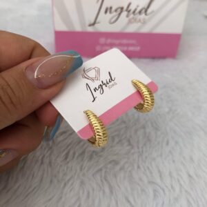 Argola Semijoia Com Detalhes